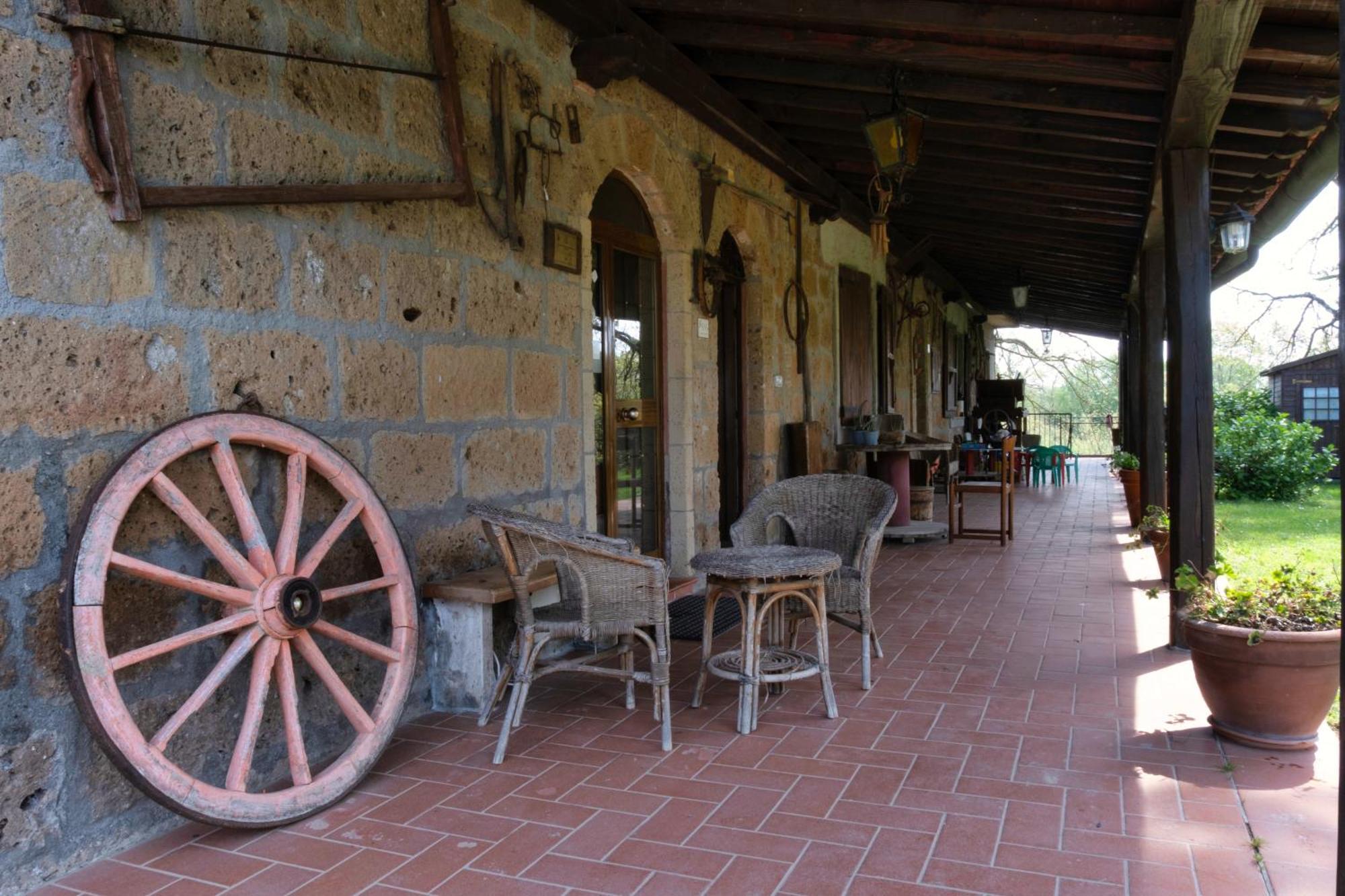 Bio Agriturismo Aia Del Tufo Sorano  Eksteriør billede
